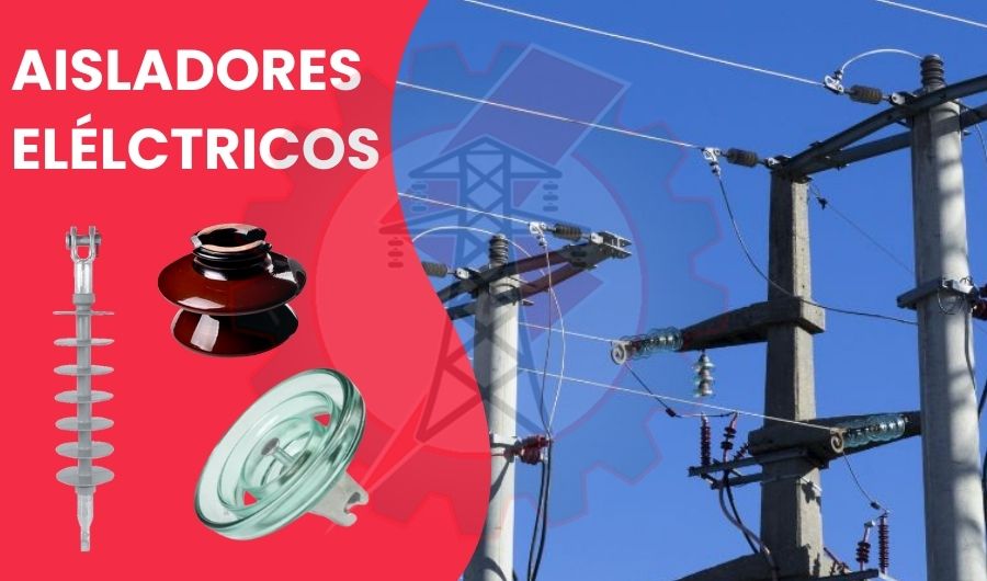 Aisladores eléctricos instalados en líneas aéreas de distribución de energía